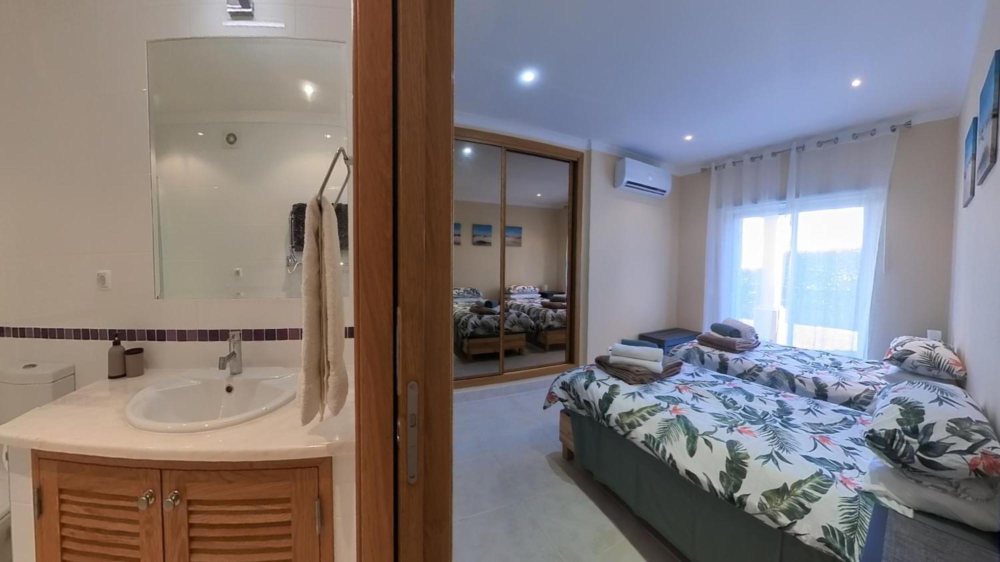 The View - Santo Antonio Villas, Golf & Spa Salema Room photo