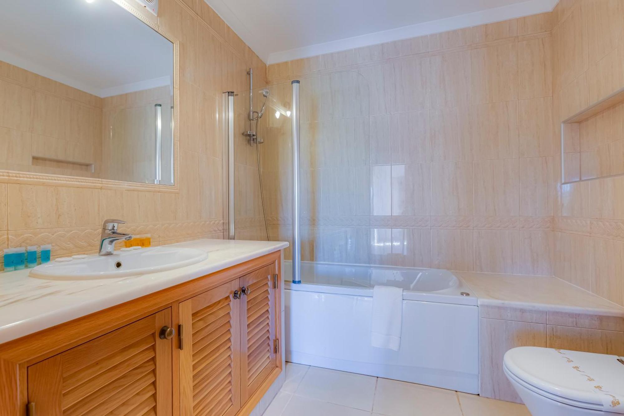 The View - Santo Antonio Villas, Golf & Spa Salema Exterior photo