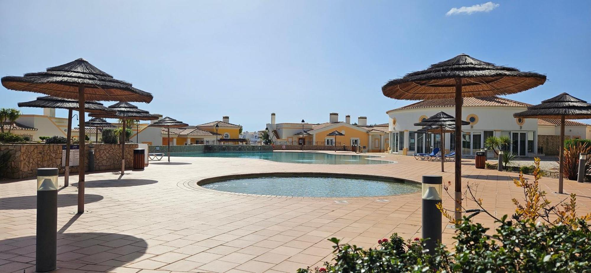 The View - Santo Antonio Villas, Golf & Spa Salema Room photo